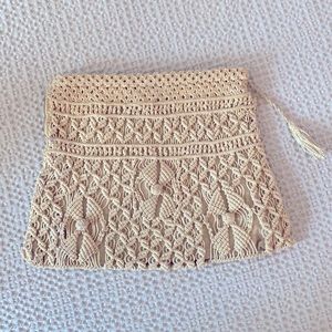 Vintage woven clutch 🦄🦄🦄🦄🦄